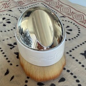 Artis Oval Mirror Palm Brush with Silver and White Finish